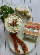 Load image into Gallery viewer, Halladay&#39;s Harvest Farm Bacon Horseradish Dip
