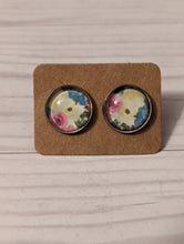 Load image into Gallery viewer, Spring Floral Earrings
